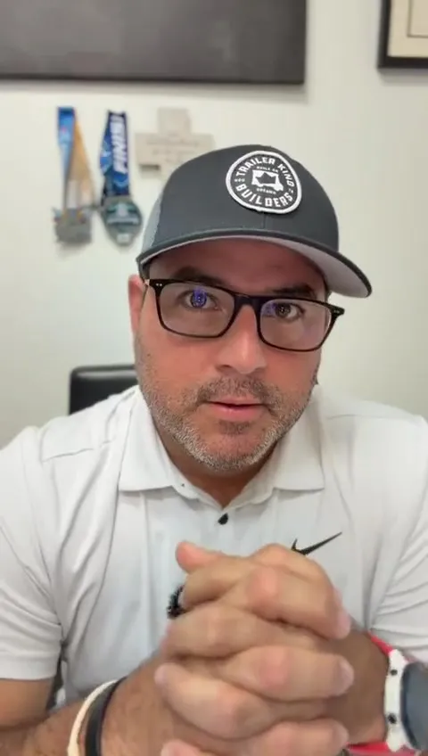 Patrick Bolanos, CEO de Trailer King Builders, comparte su experiencia con IQ Source